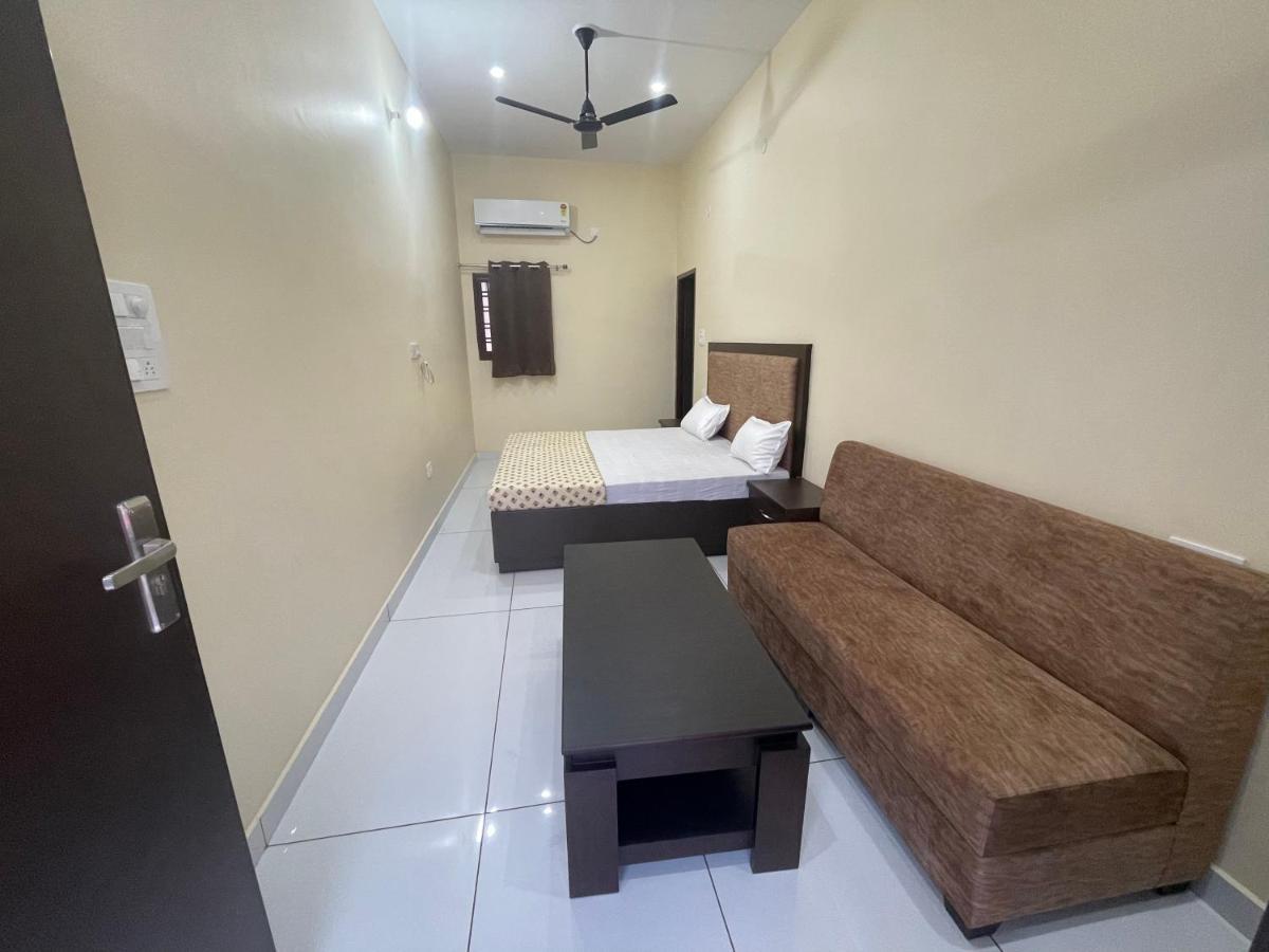BLD Restaurant And Home Stay Dehradun Exterior foto